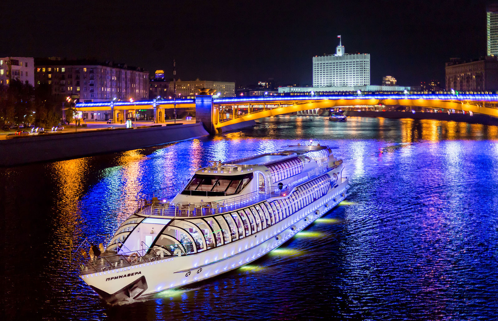 Ночные прогулки по Москве-реке